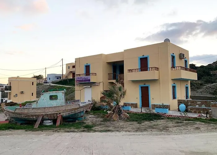 Fisherman's Appartement Foiníkion